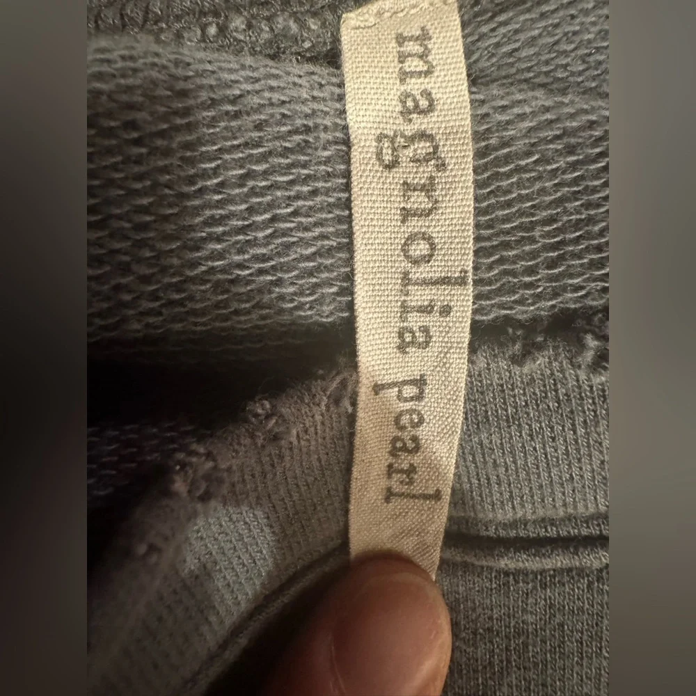 Magnolia Pearl Hi-Lo Francis Full Moon Sweatshirt - Picture 6 of 9